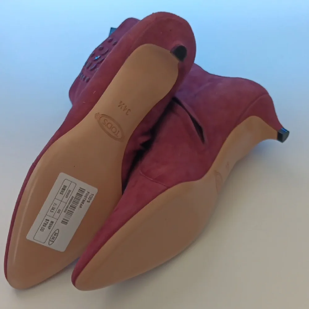 Tod's Chic Red Ankle Booties